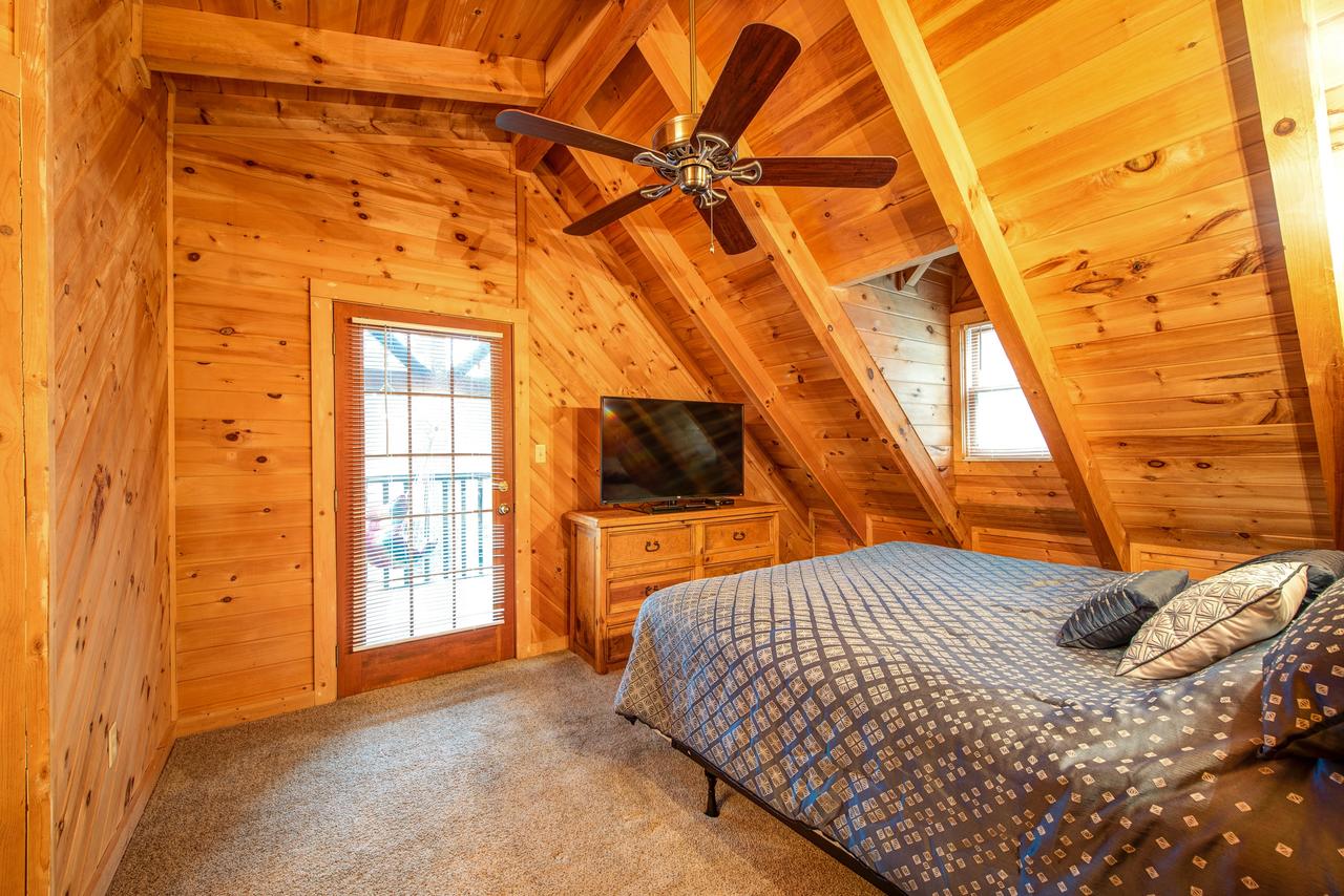 Mountain Tree House - thumb 14