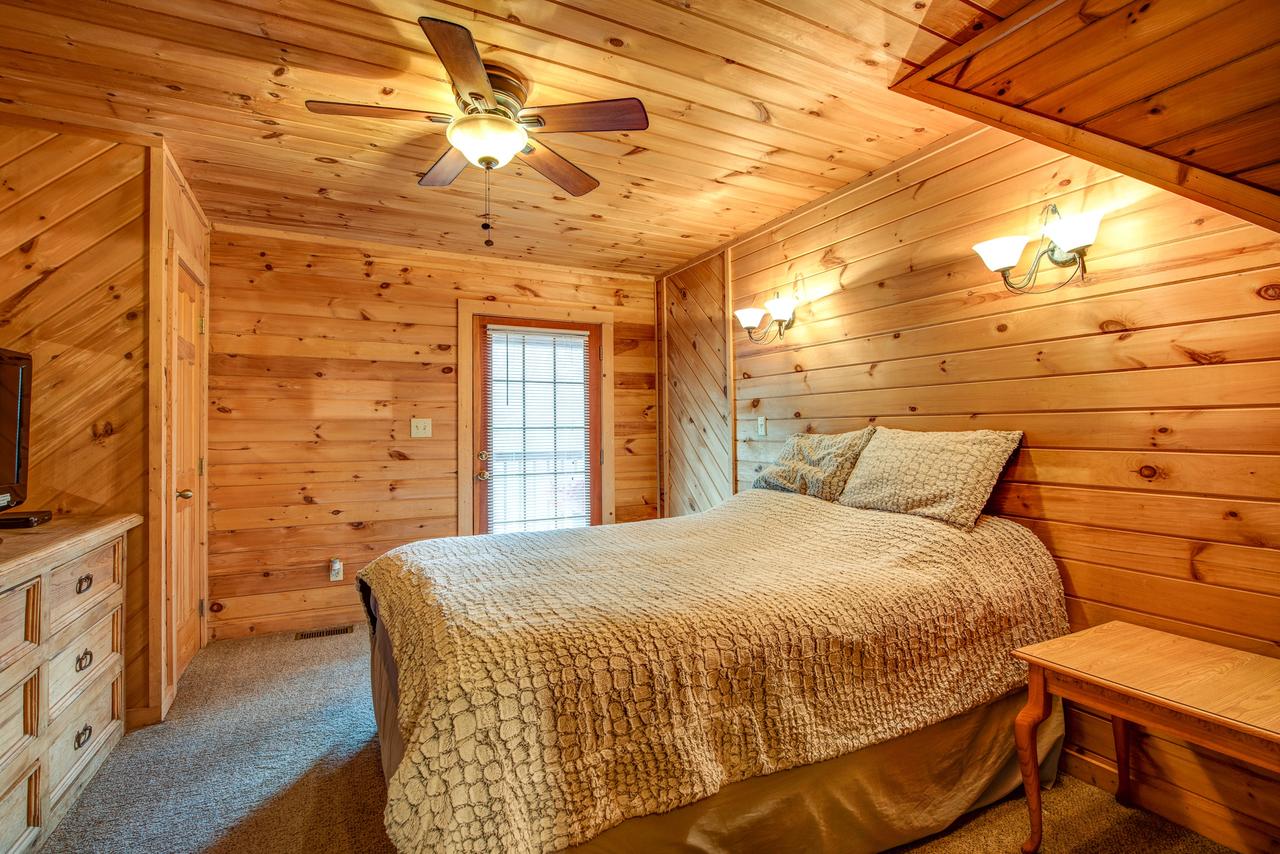 Mountain Tree House - thumb 18