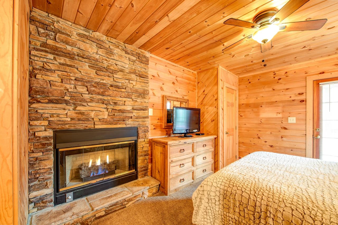 Mountain Tree House - thumb 19