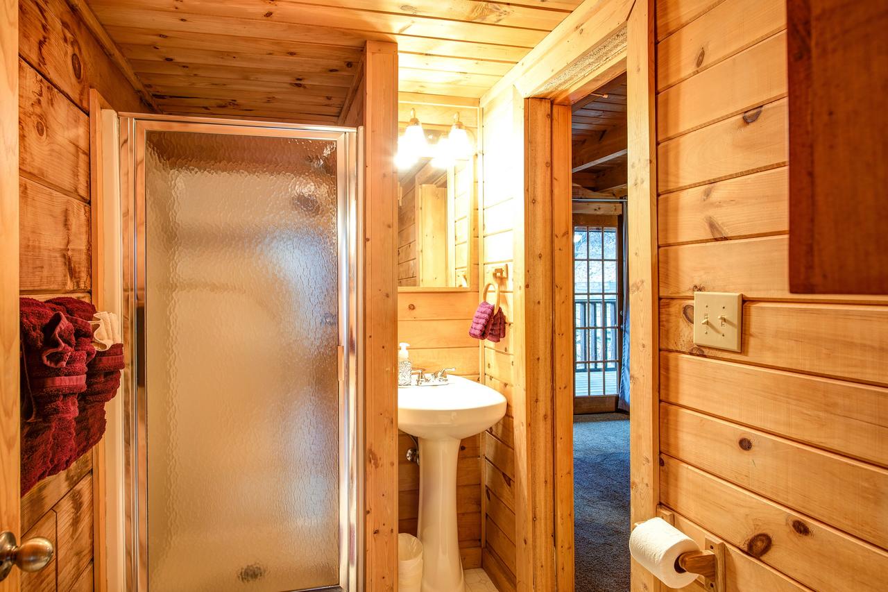 Mountain Tree House - thumb 25
