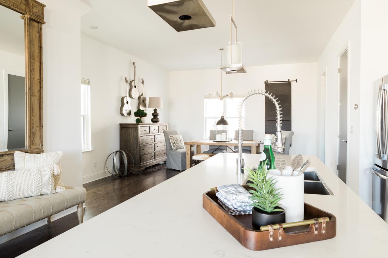 1051 Archer St Townhouse - thumb 7