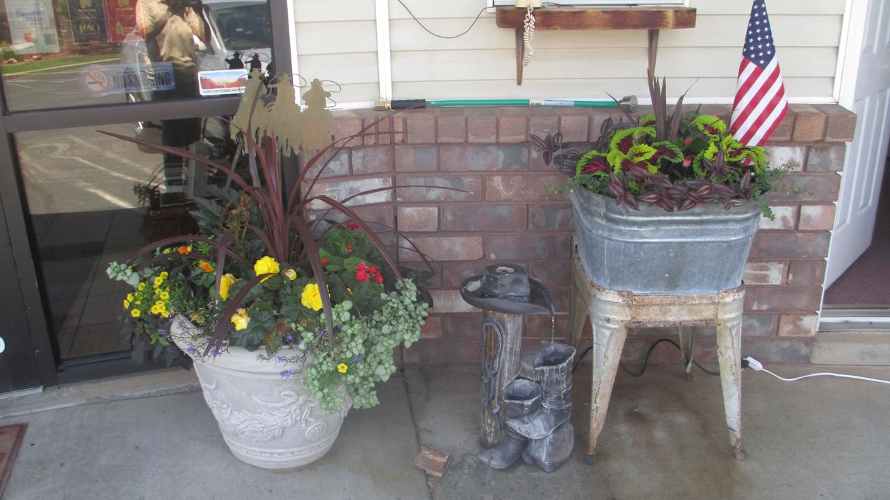 Broken Spur Inn & Steakhouse - thumb 27