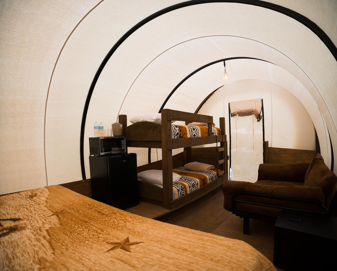 Broken Spur Inn & Steakhouse - thumb 4