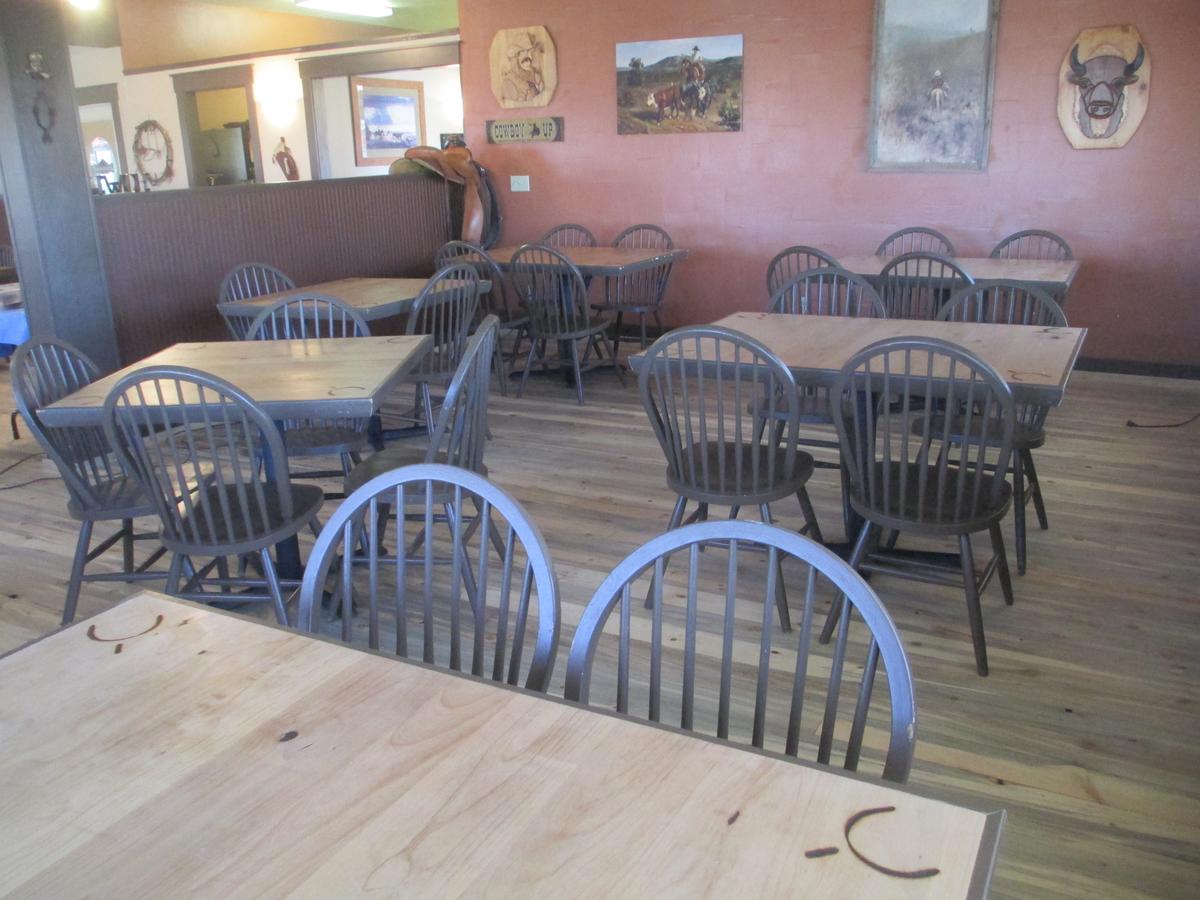 Broken Spur Inn & Steakhouse - thumb 33