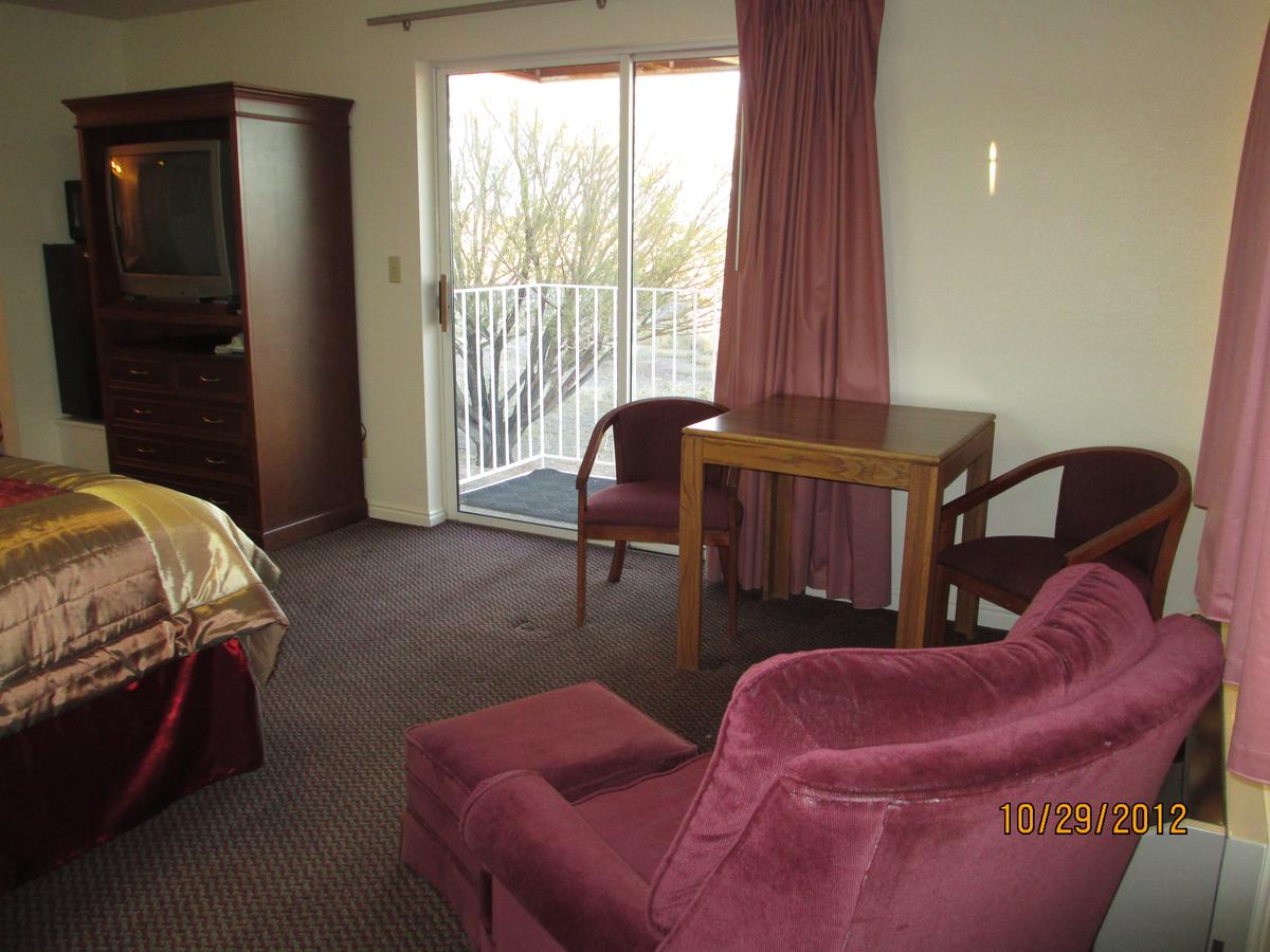 Broken Spur Inn & Steakhouse - thumb 40