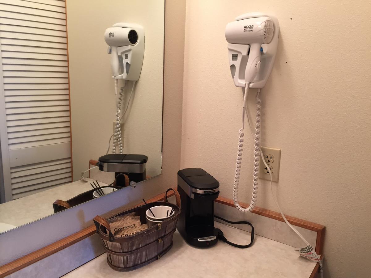 Broken Spur Inn & Steakhouse - thumb 38