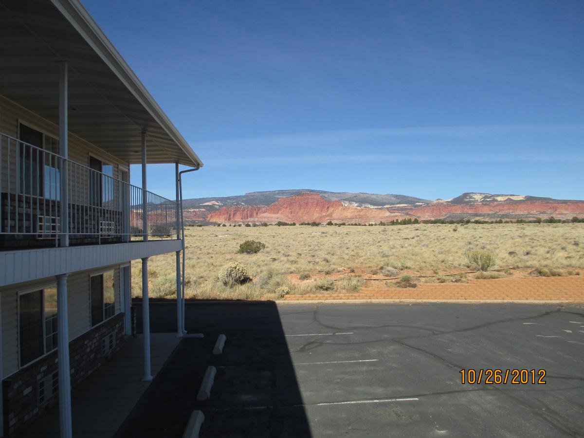 Broken Spur Inn & Steakhouse - thumb 41