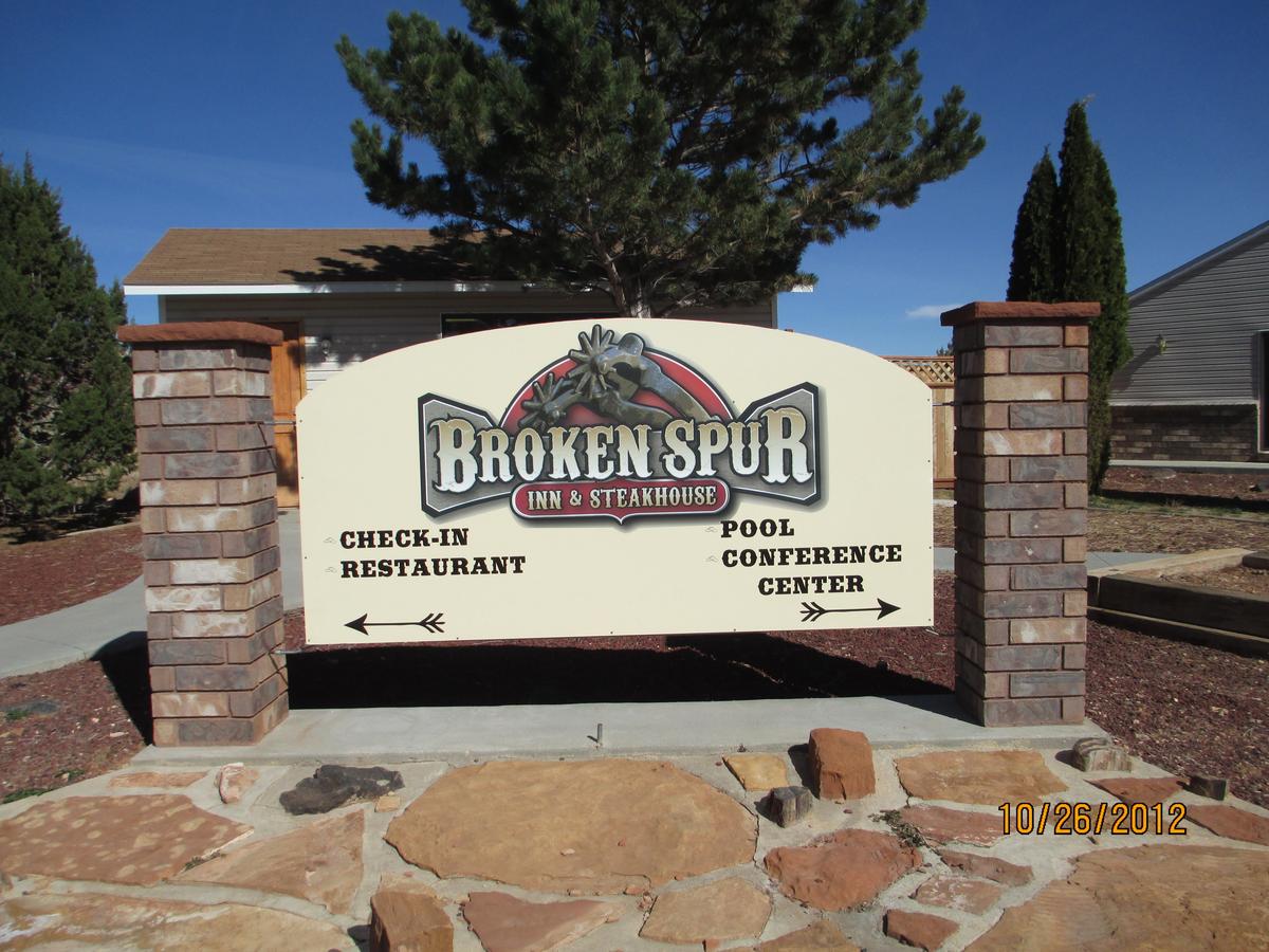 Broken Spur Inn & Steakhouse - thumb 22