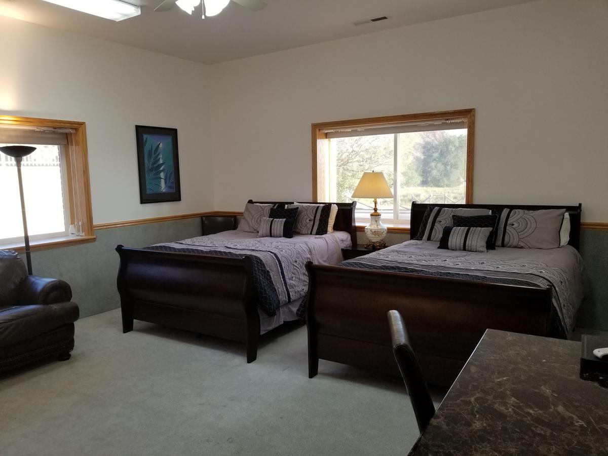 Zion's Most Wanted Hotel - thumb 18