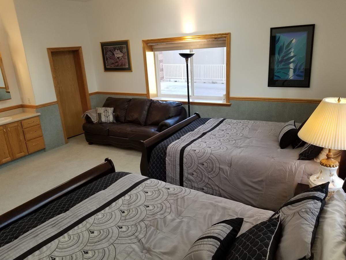 Zion's Most Wanted Hotel - thumb 17