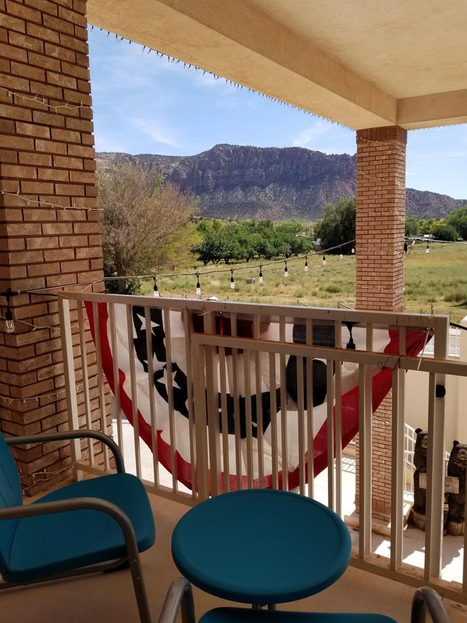 Zion's Most Wanted Hotel - thumb 13