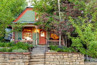 Abode at Heirloom House Accommodation Indiana