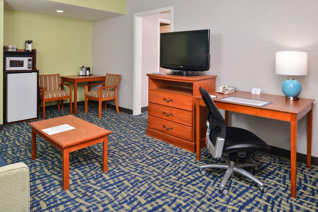 Best Western Plus Holiday Sands Inn & Suites - thumb 24