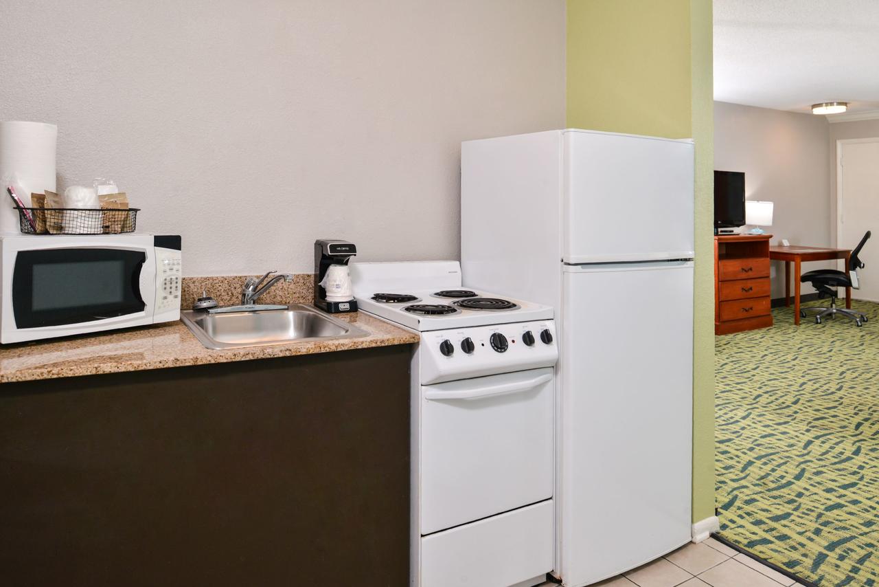 Best Western Plus Holiday Sands Inn & Suites - thumb 12