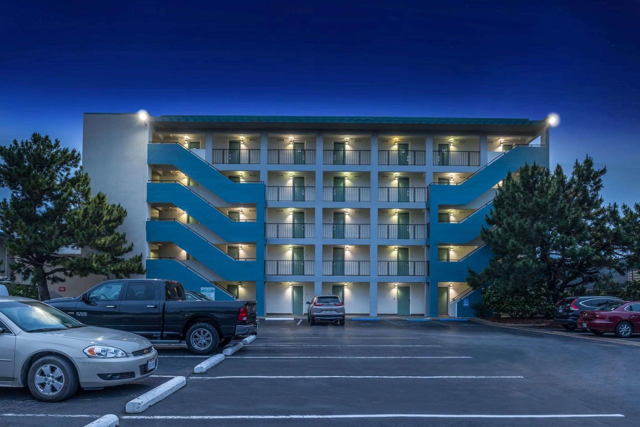 Best Western Plus Holiday Sands Inn & Suites - thumb 42