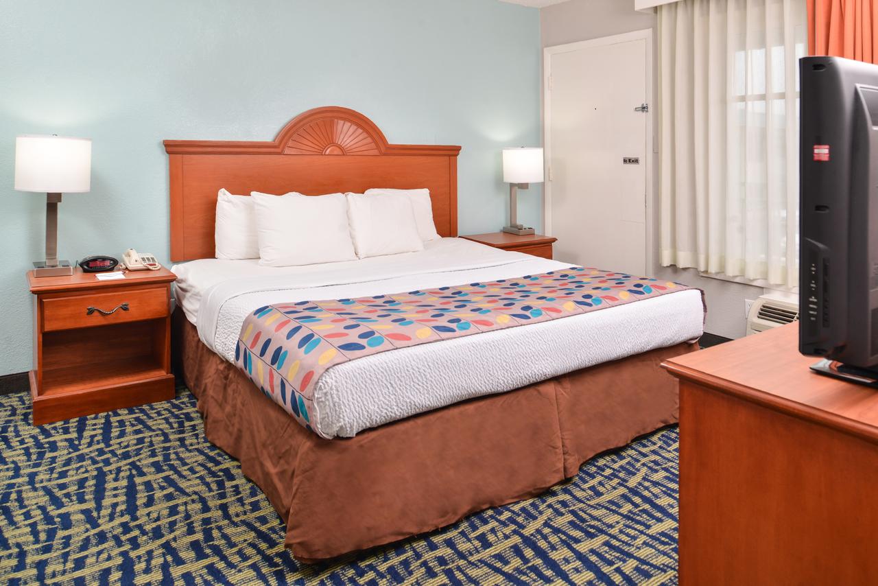 Best Western Plus Holiday Sands Inn & Suites - thumb 26