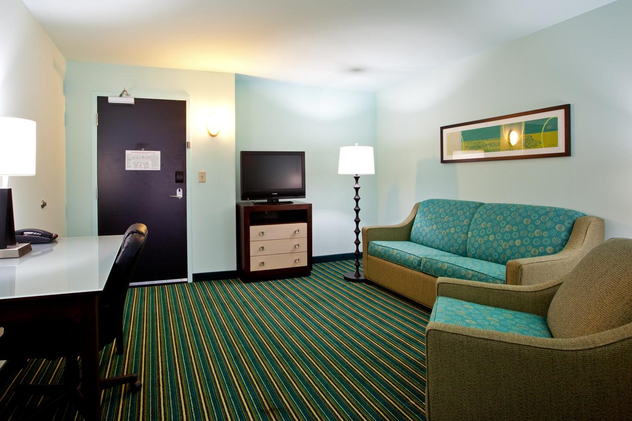 Holiday Inn Express Hotel & Suites Norfolk Airport - thumb 16