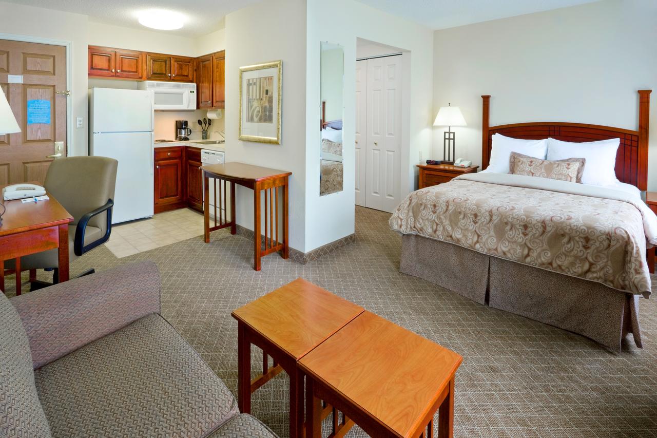 Holiday Inn Express Hotel & Suites Norfolk Airport - thumb 19