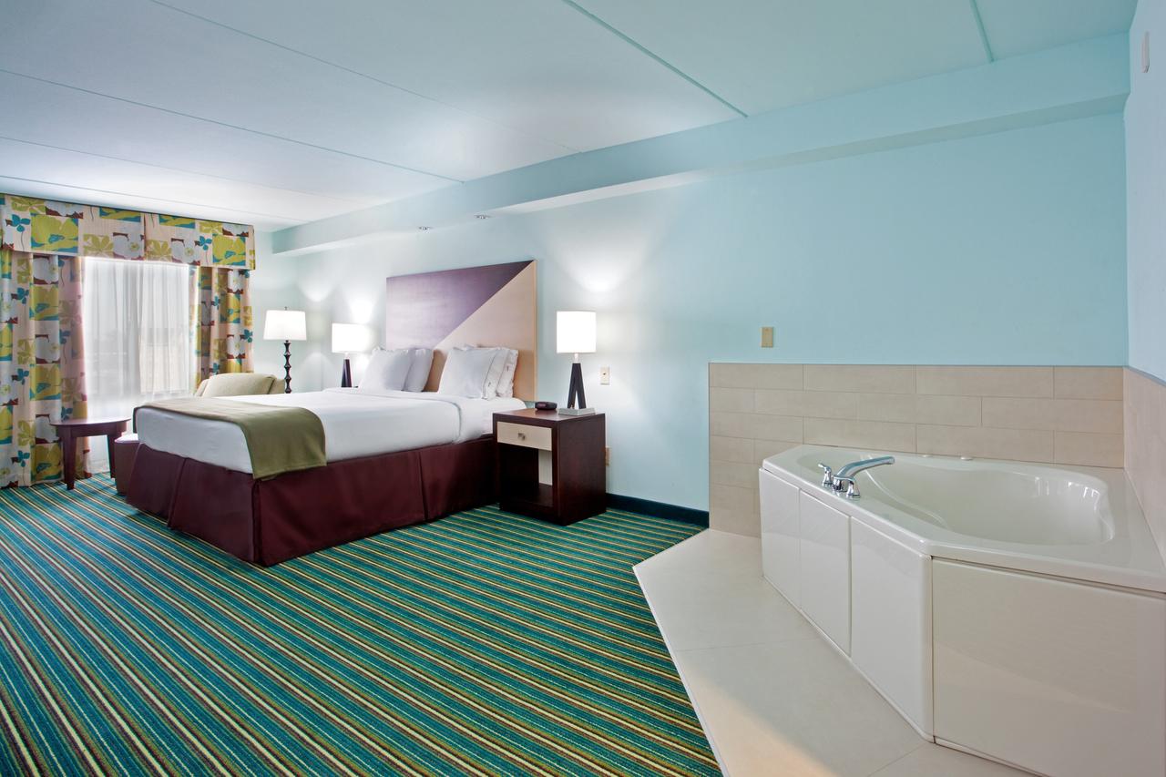 Holiday Inn Express Hotel & Suites Norfolk Airport - thumb 10