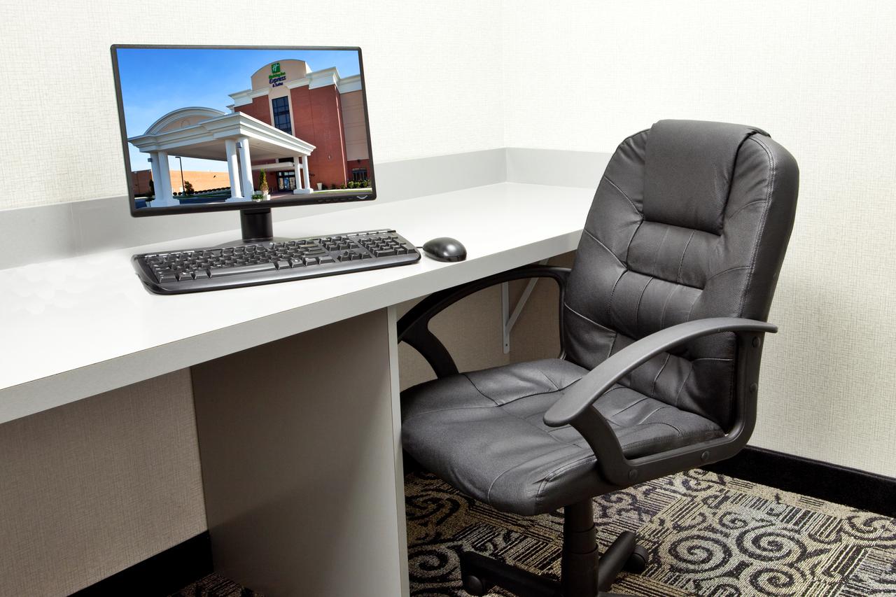 Holiday Inn Express Hotel & Suites Norfolk Airport - thumb 14