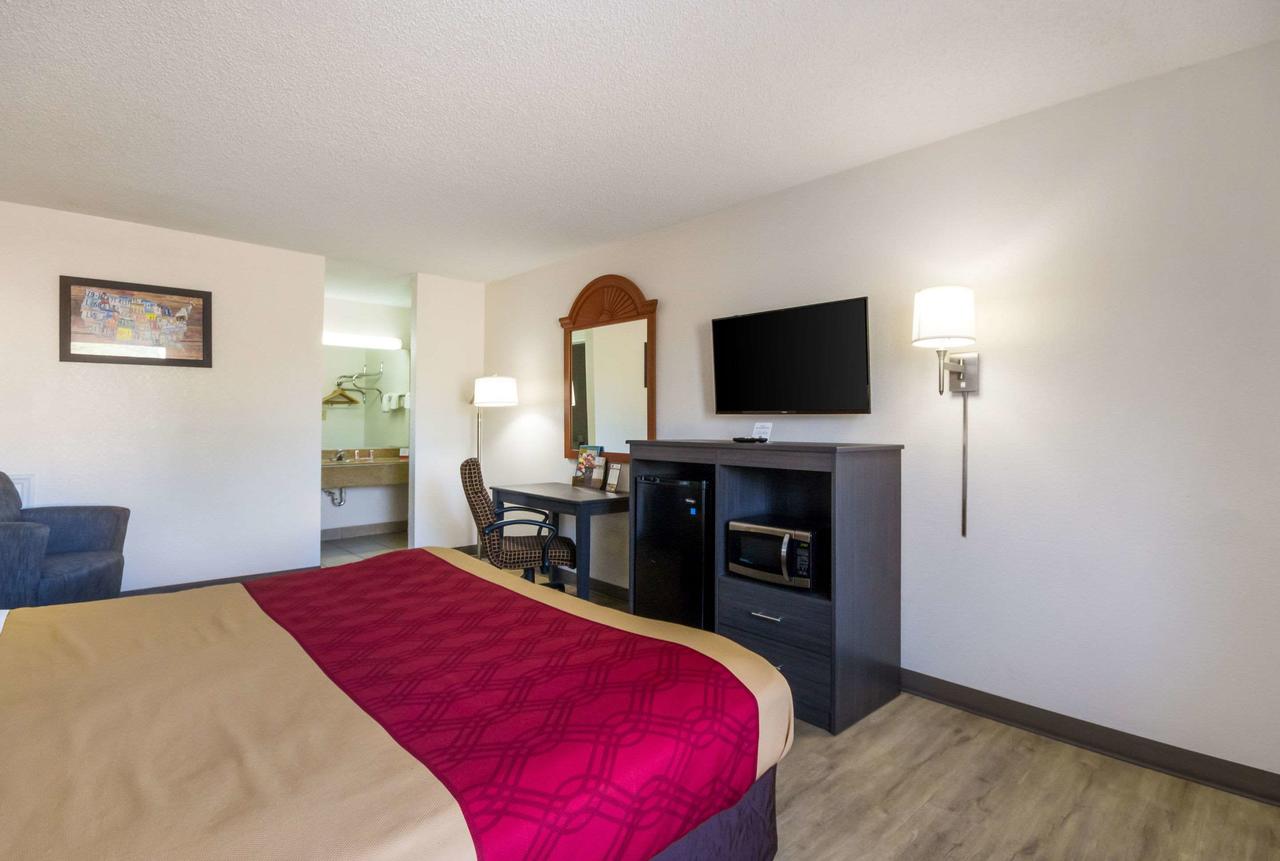 Econo Lodge Little Creek - thumb 13