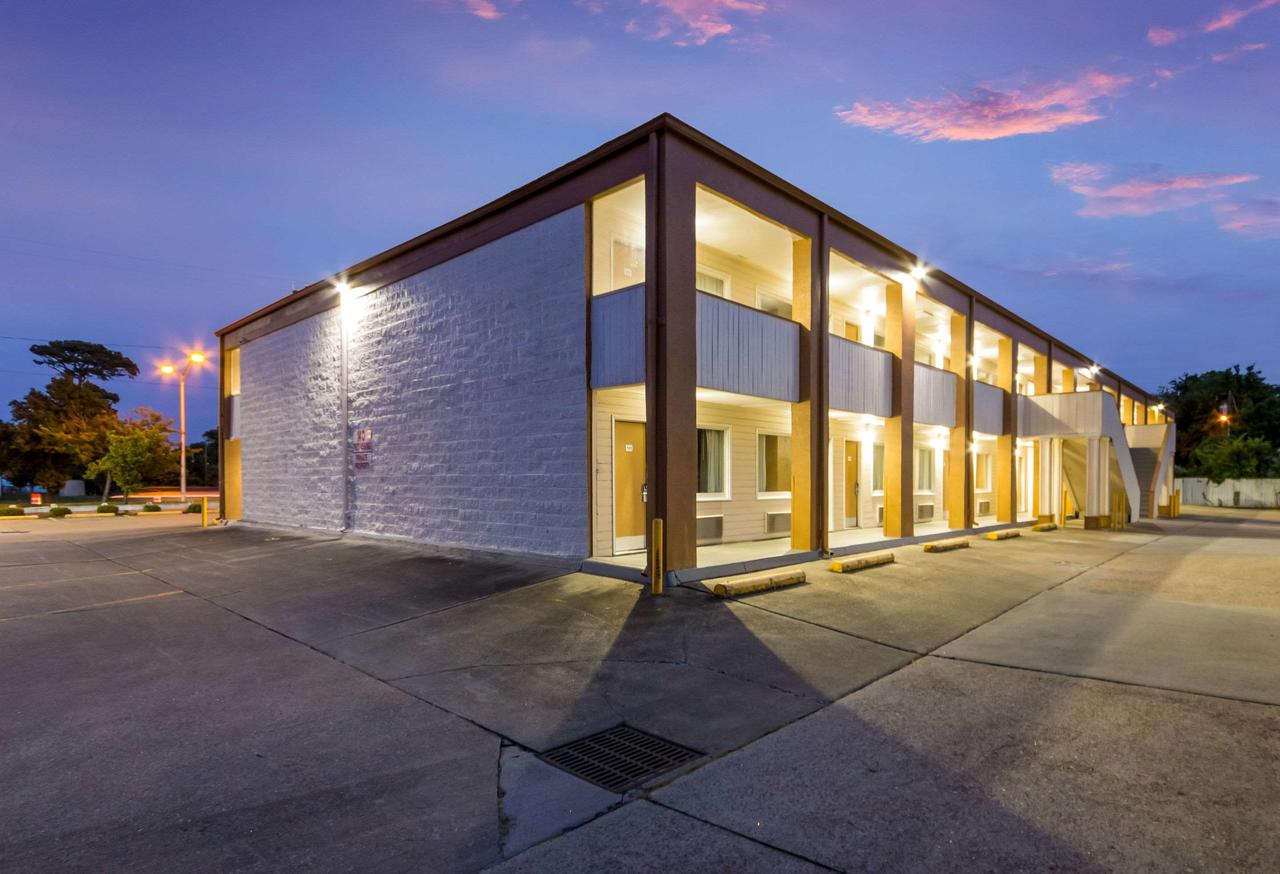 Econo Lodge Little Creek - thumb 22