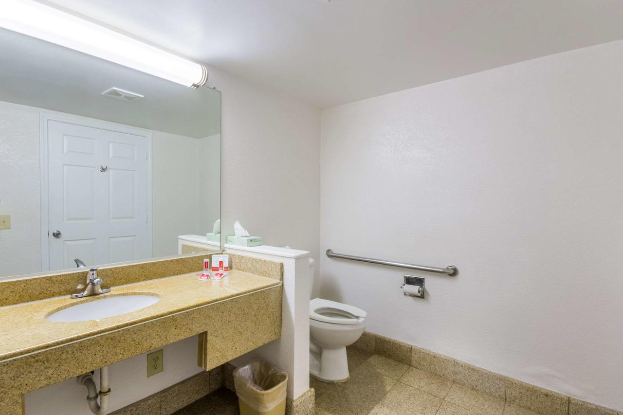 Econo Lodge Little Creek - thumb 6
