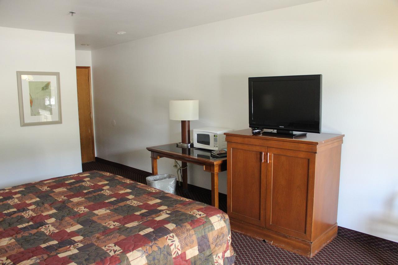 Wedge Mountain Inn - thumb 3