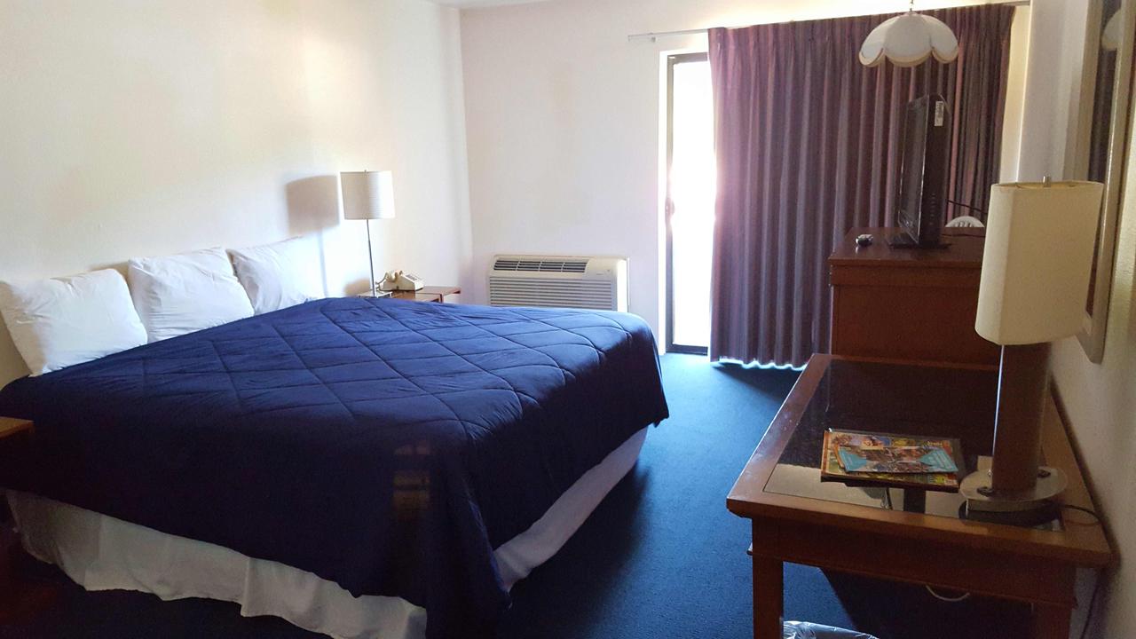 Wedge Mountain Inn - thumb 4