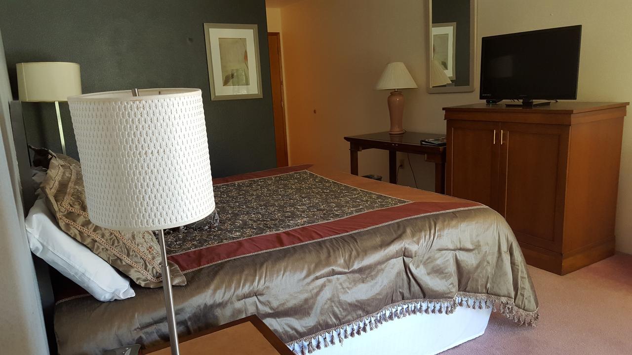 Wedge Mountain Inn - thumb 5