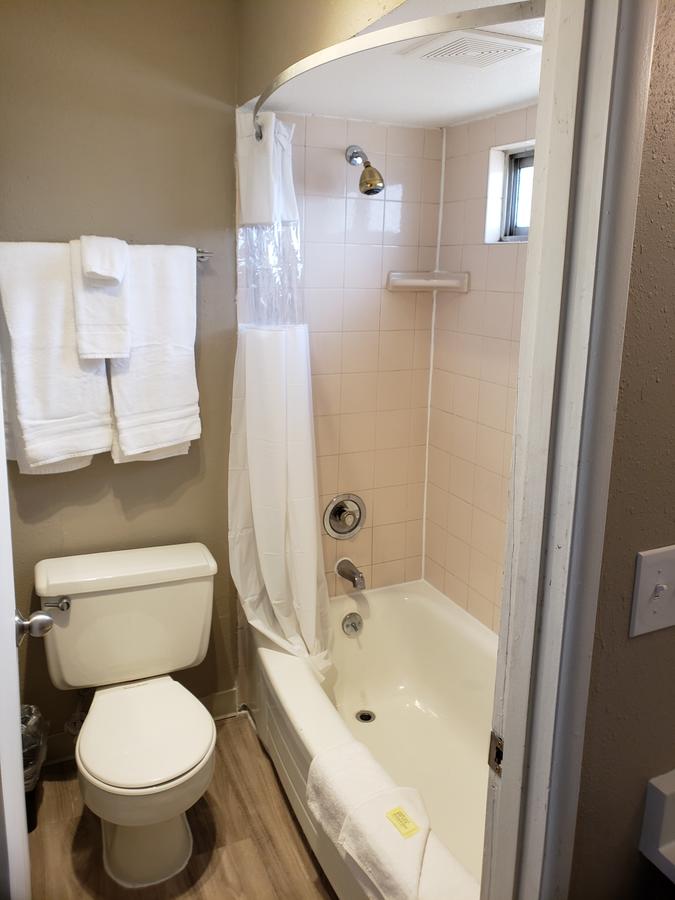 Yakima Valley Inn - thumb 1