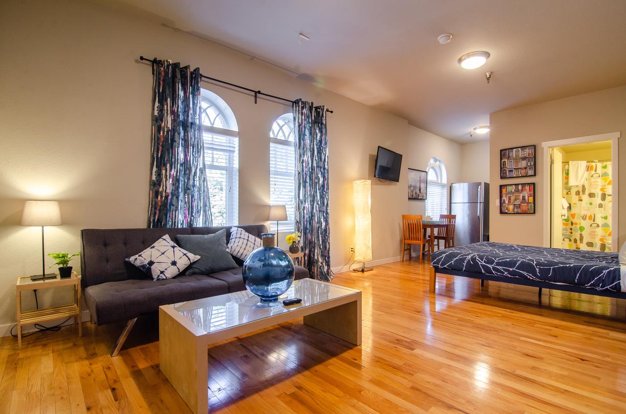 100 Yesler 511 - thumb 11