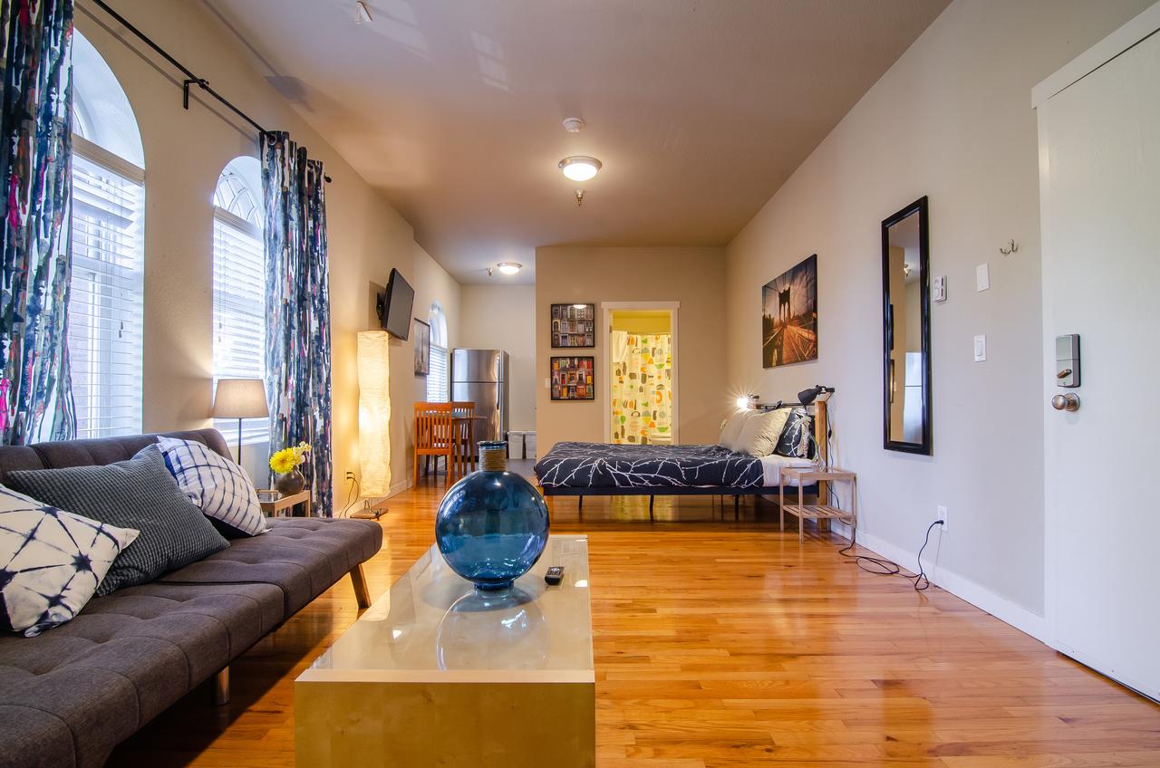 100 Yesler 511 - thumb 2