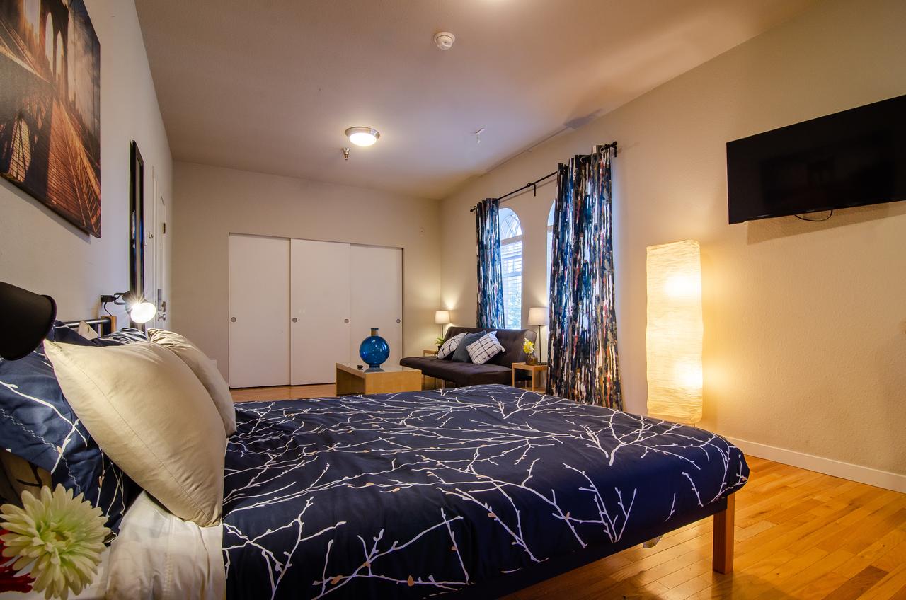 100 Yesler 511 - thumb 4