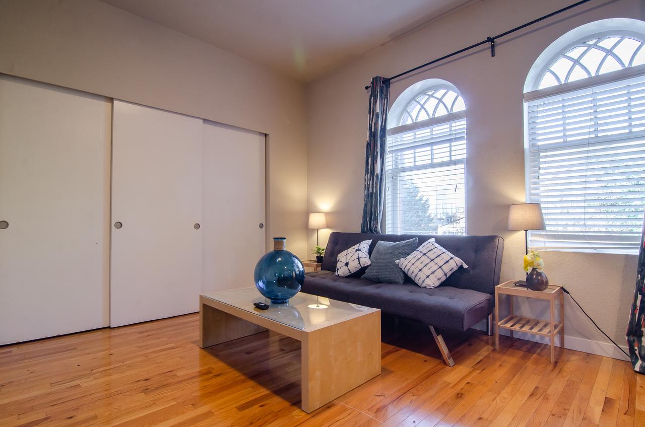 100 Yesler 511 - thumb 5