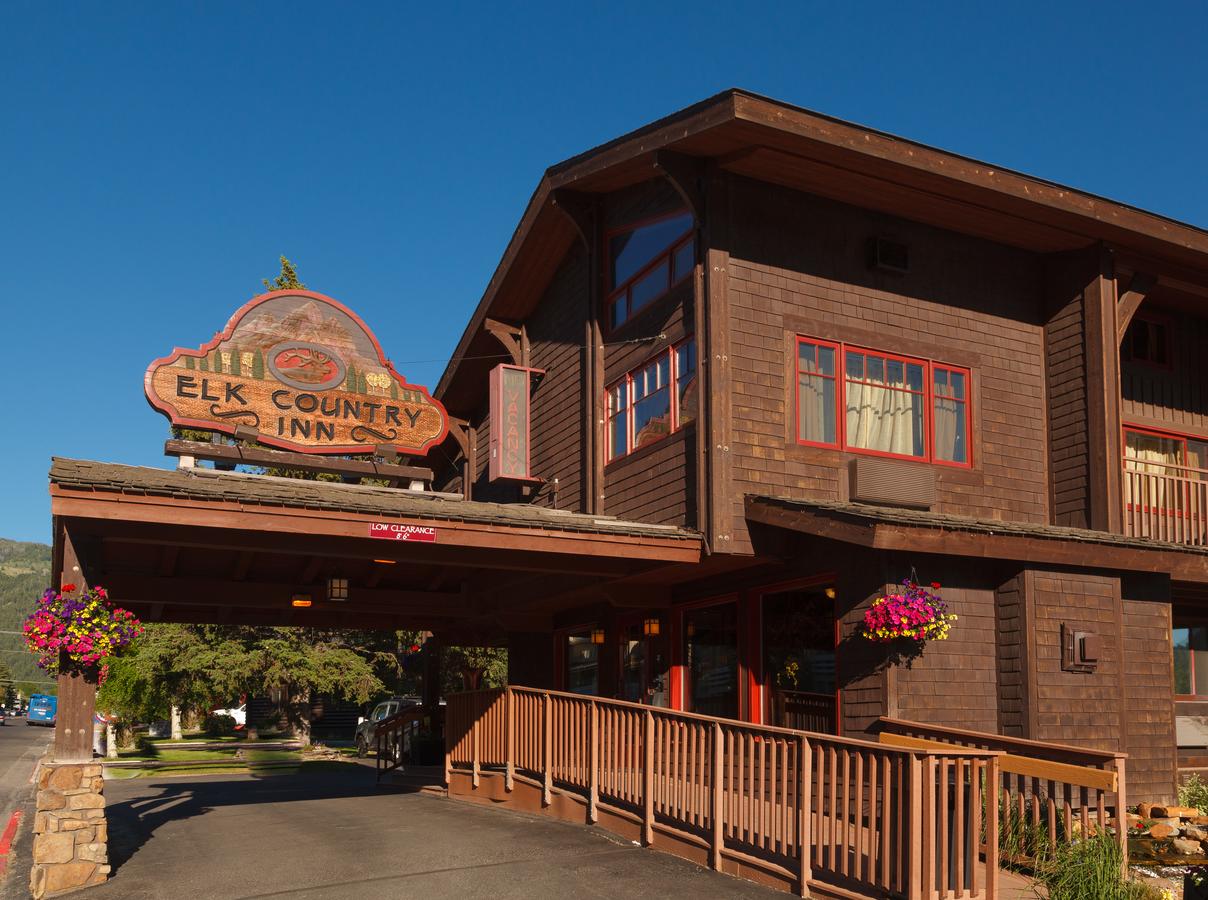 Elk Country Inn - thumb 0