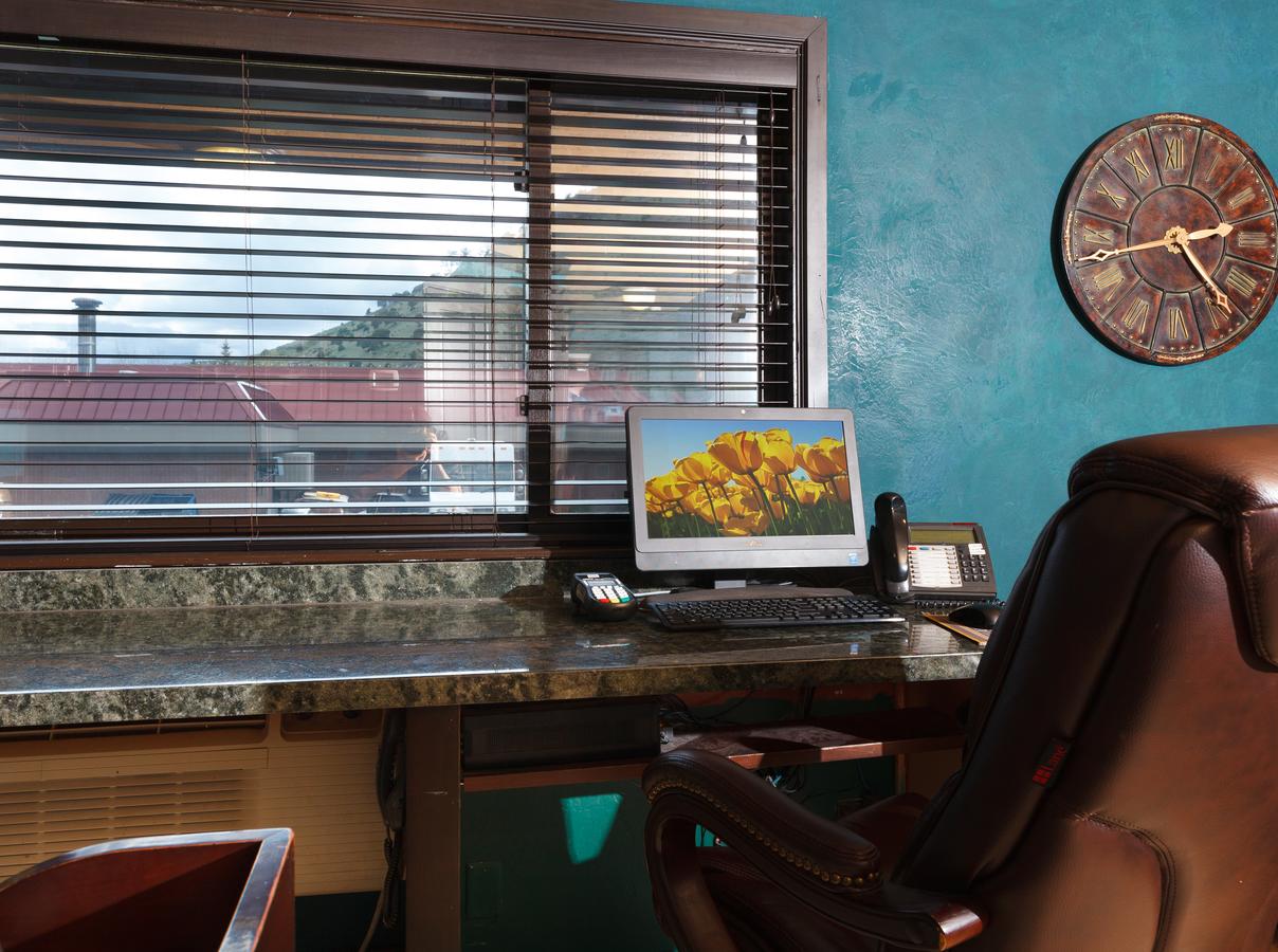 Elk Country Inn - thumb 40