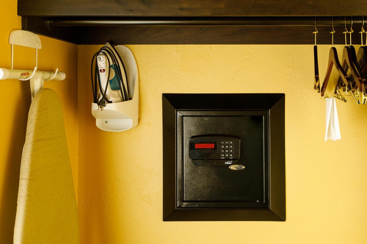 Elk Country Inn - thumb 4