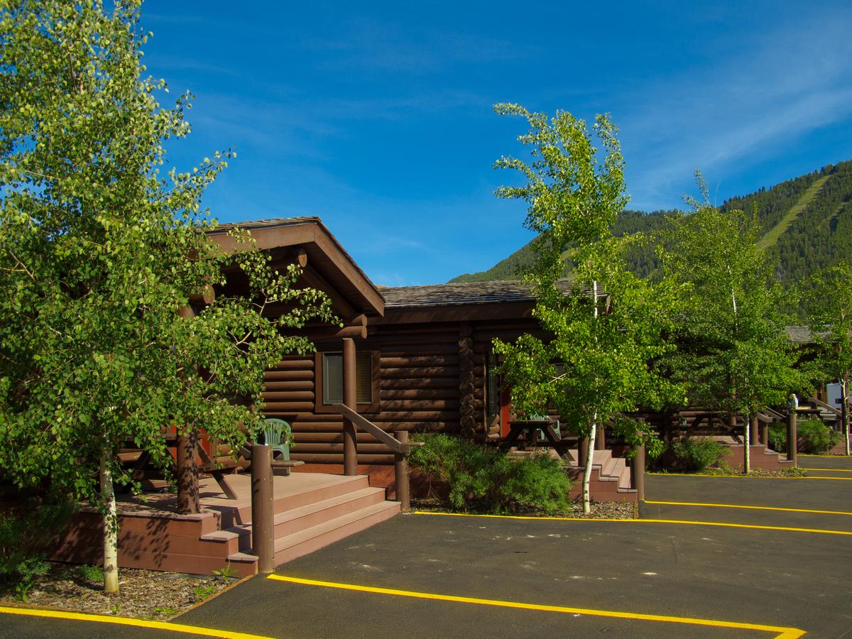 Elk Country Inn - thumb 37