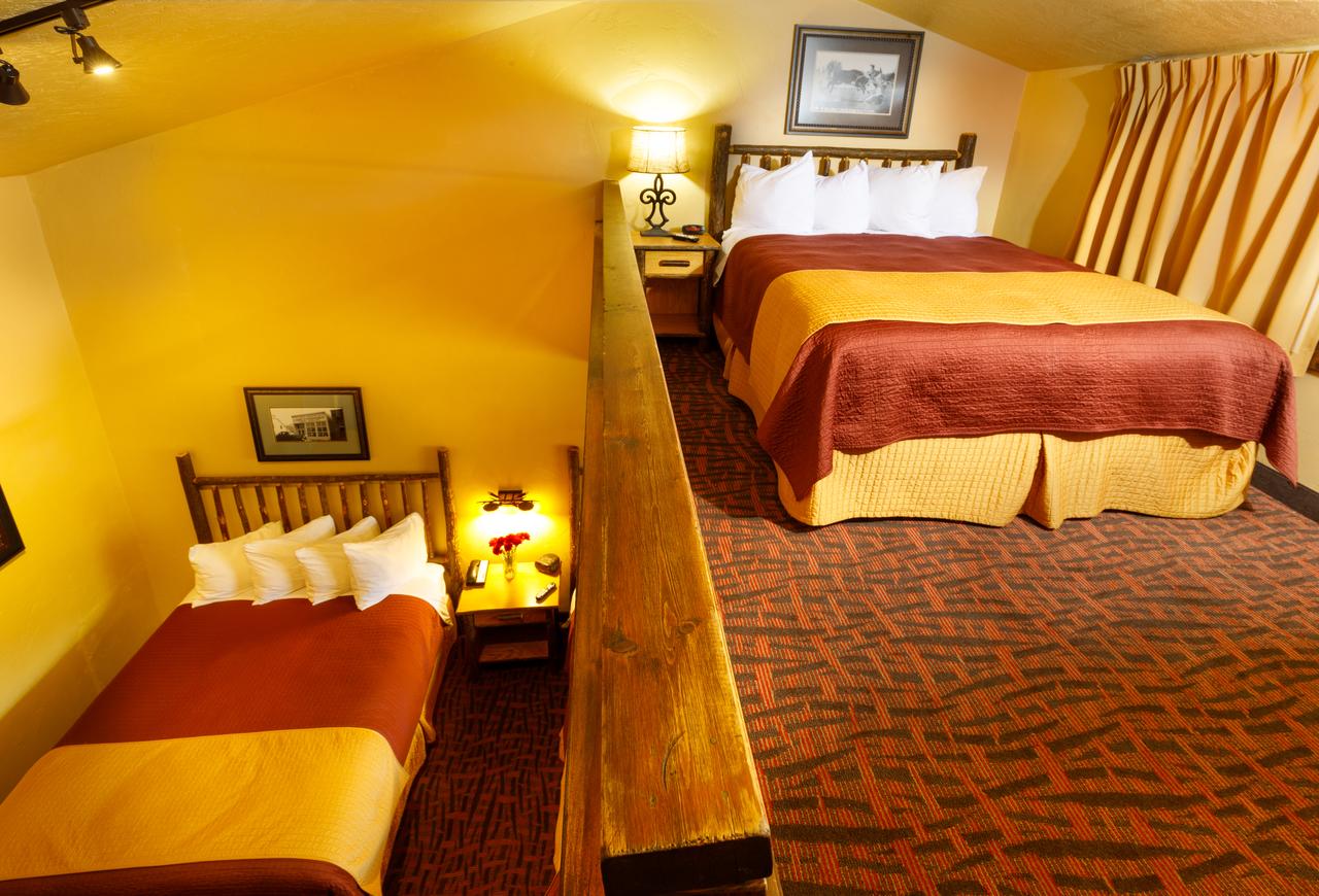 Elk Country Inn - thumb 9