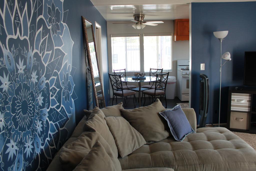 'City Living' In Downtown Huntington Beach! - thumb 1