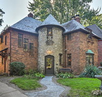 'Cozy Castle of Toledo' with Yard 1Mi To University - Accommodation Indiana