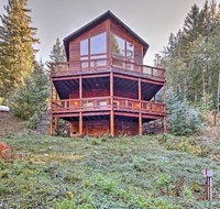 'Grizzly Tower' Packwood Cabin with Forest Views! - Accommodation Indiana