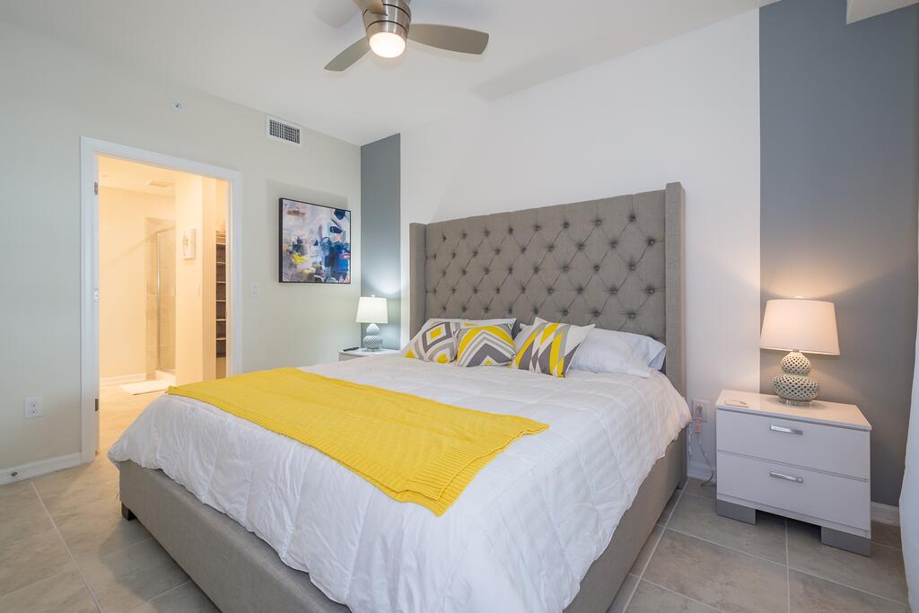 (AA307) Storey Lake Condo 2/2, Free Waterpark - thumb 2