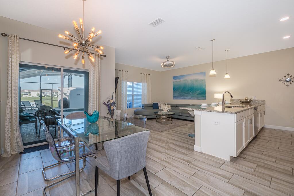 (AA3077) Storey Lake Home 4/3 Private Pool, Lake & Free Waterpark - thumb 0