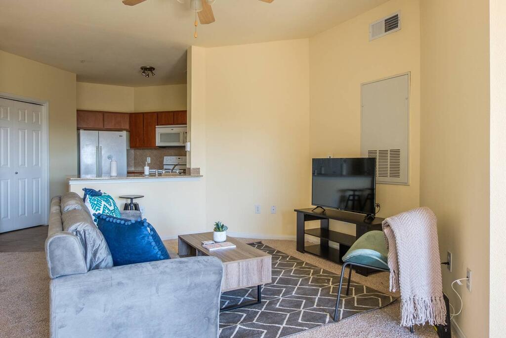 1 And 2 BR Apts In Downtown By Frontdesk - thumb 0