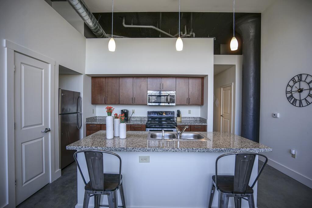 1 BR And 2 BR Apt Near Downtown By Frontdesk - thumb 1
