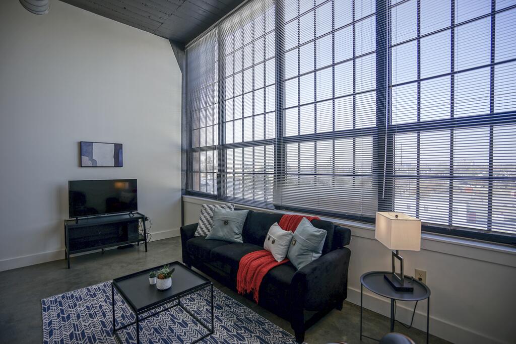 1 BR And 2 BR Apt Near Downtown By Frontdesk - thumb 3