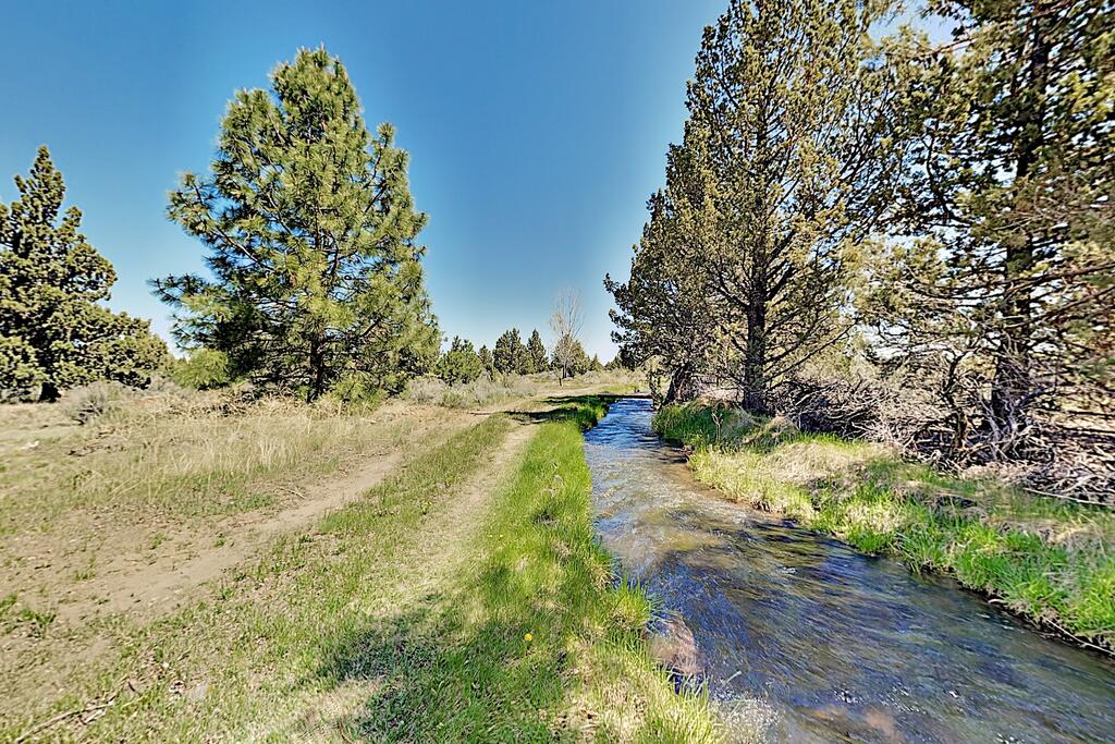 10-Acre Montara Creek Sanctuary W/ Private Hot Tub Home - thumb 3