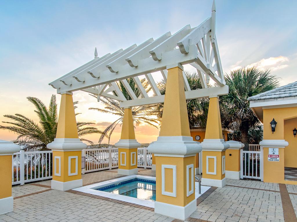 106E   Bright 3BR/3BA Corner Condo With Gulf View - thumb 1